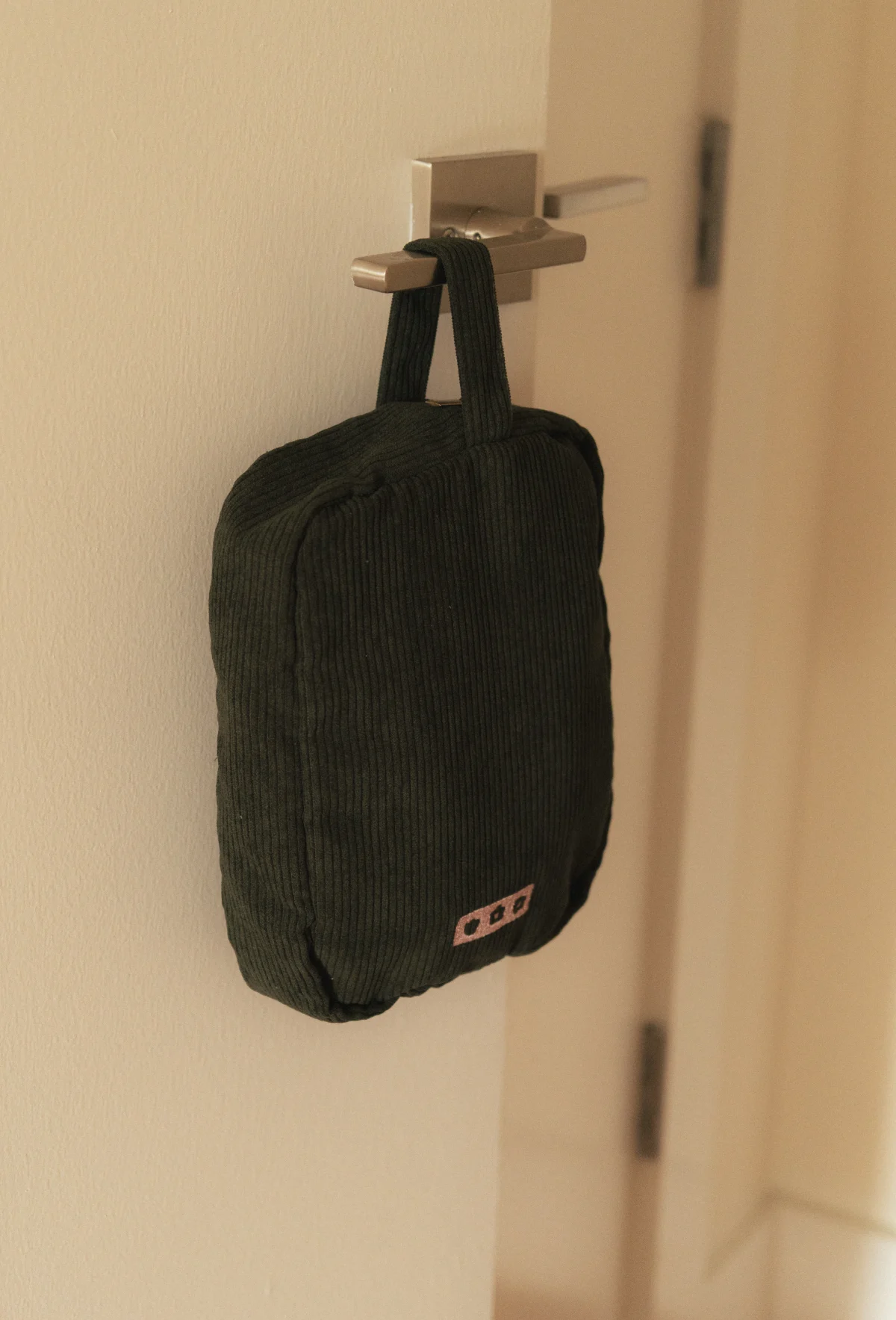 Pouch Black 01 2