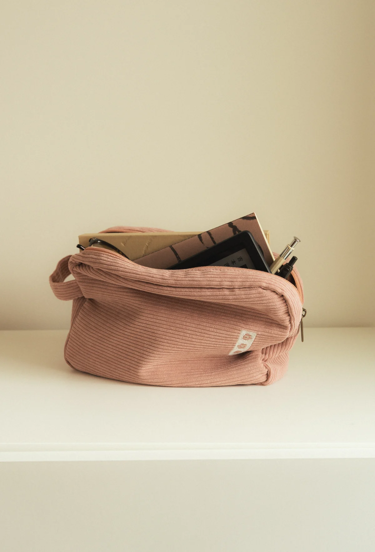 Pouch Black 05